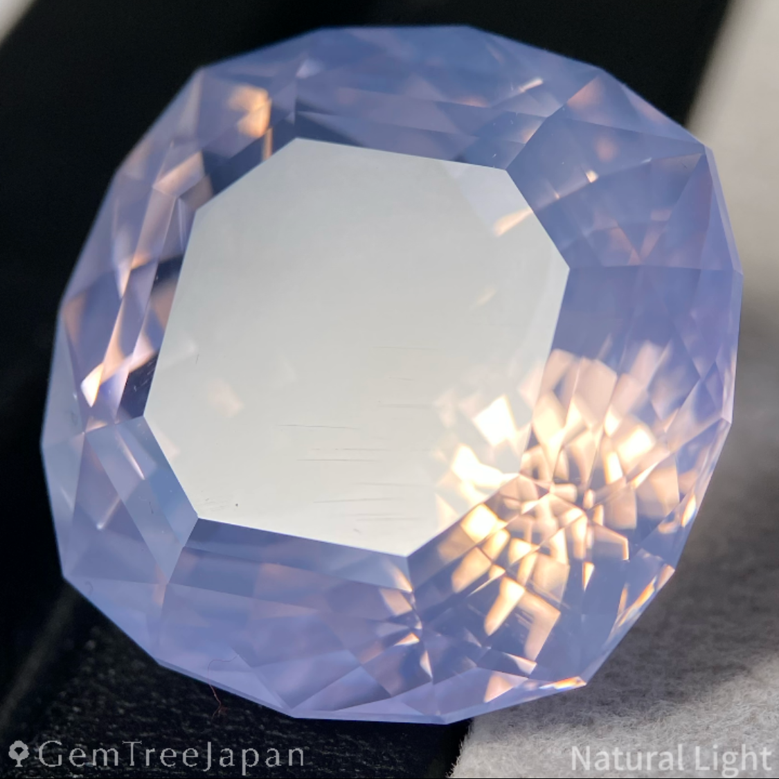 Milky Amethyst 39.348ct / Brazil