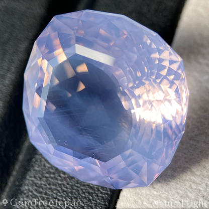 Milky Amethyst 39.348ct / Brazil
