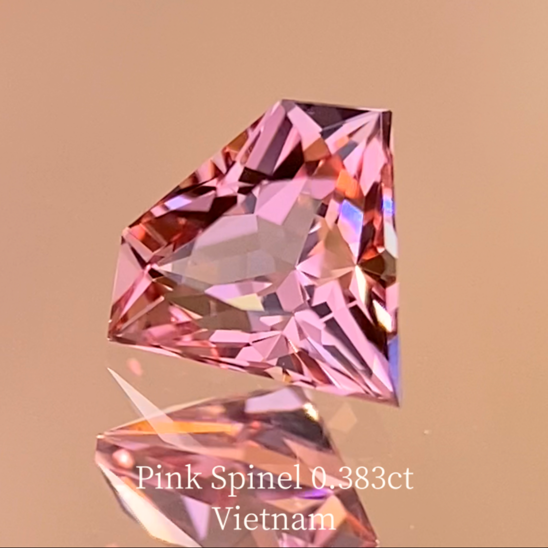 Pink Spinel 0.383ct / Vietnam