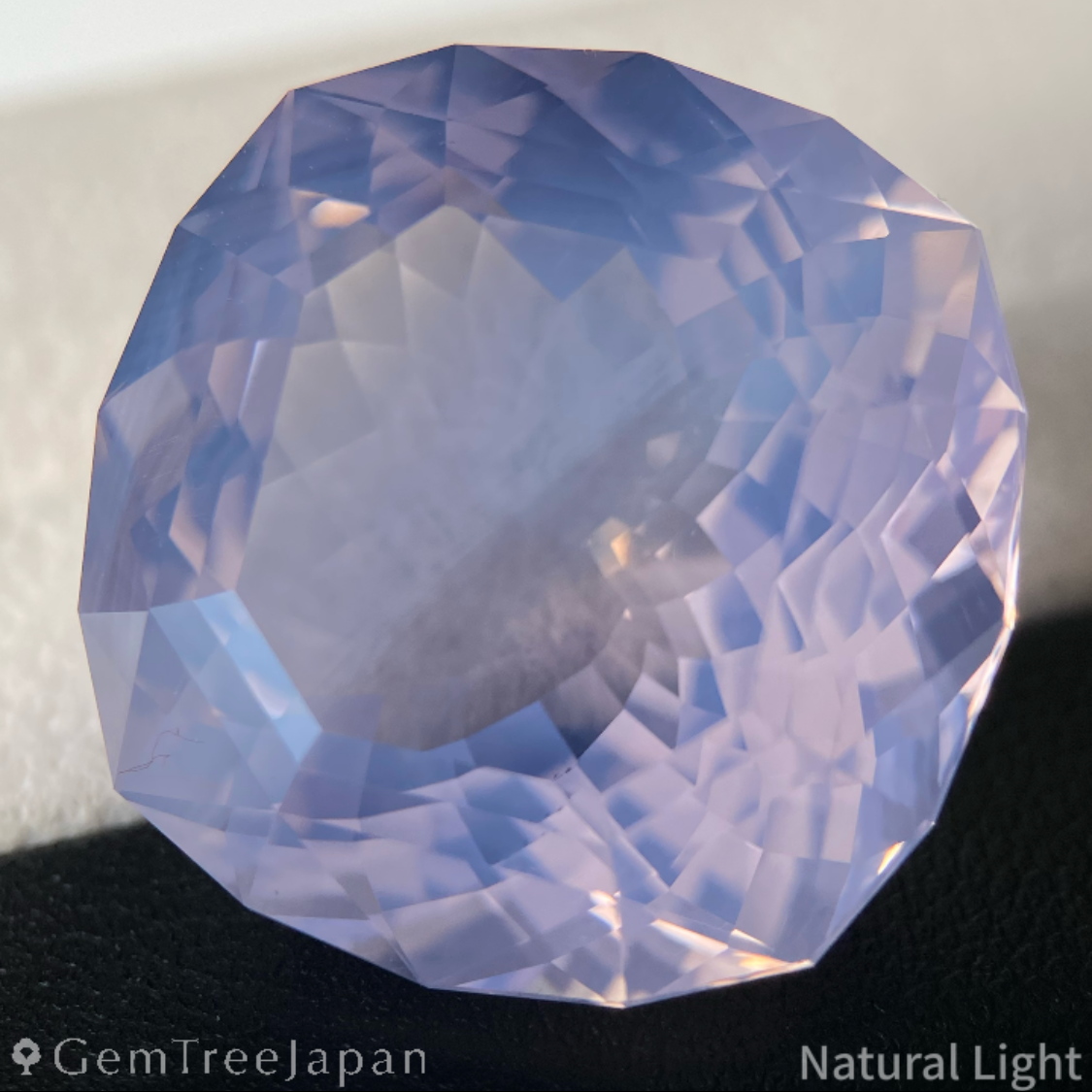 Milky Amethyst 39.348ct / Brazil