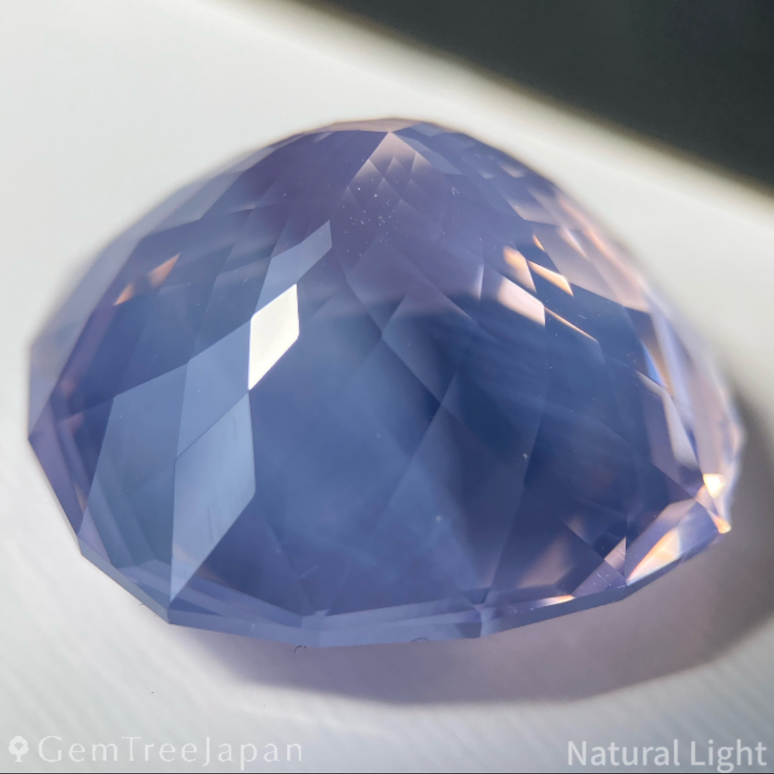 Milky Amethyst 39.348ct / Brazil