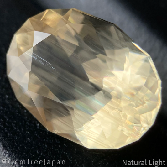 Golden Labradorite 4.88ct / Sri Lanka