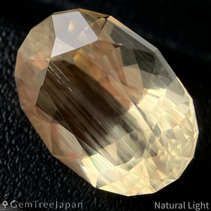 Golden Labradorite 4.88ct / Sri Lanka