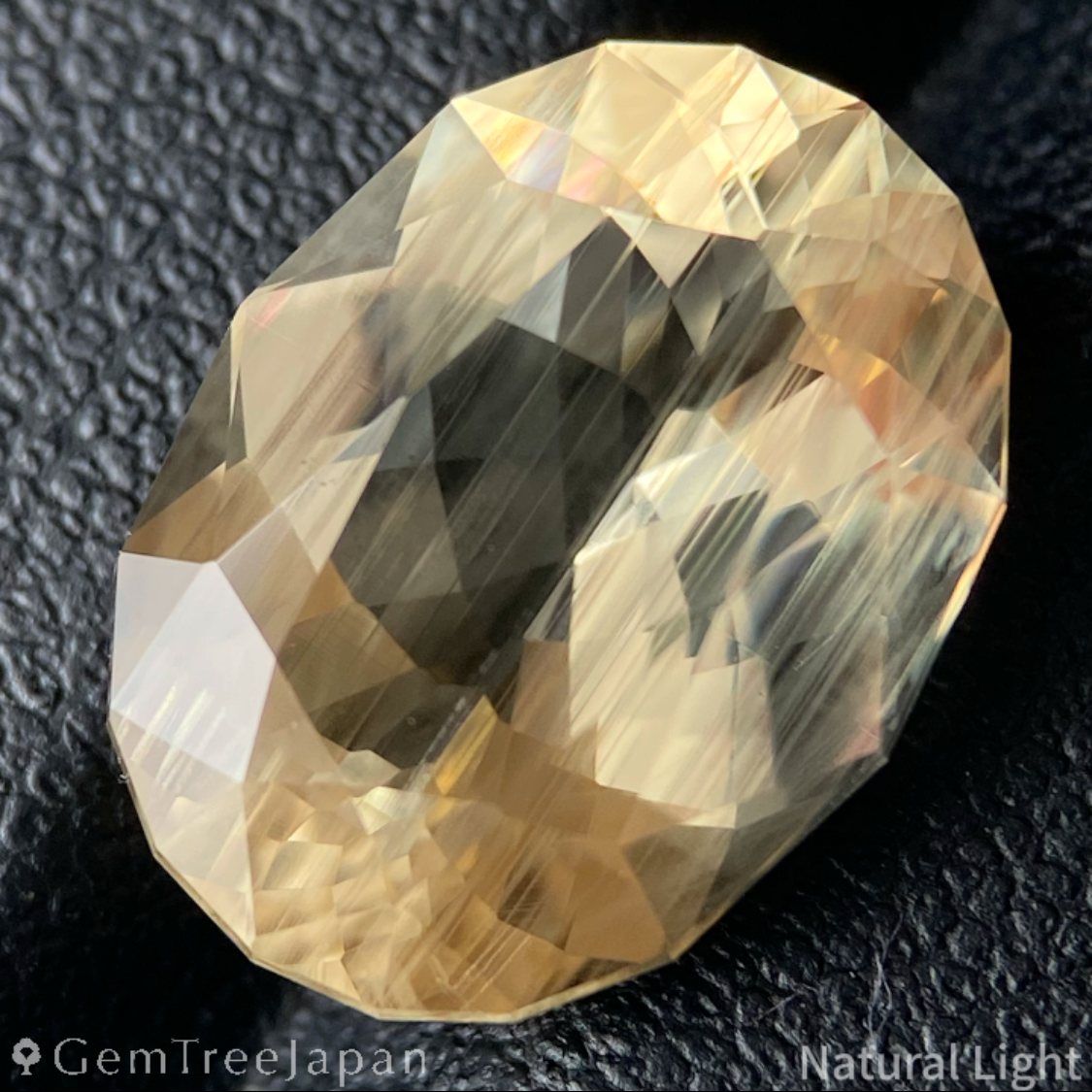 Golden Labradorite 4.88ct / Sri Lanka