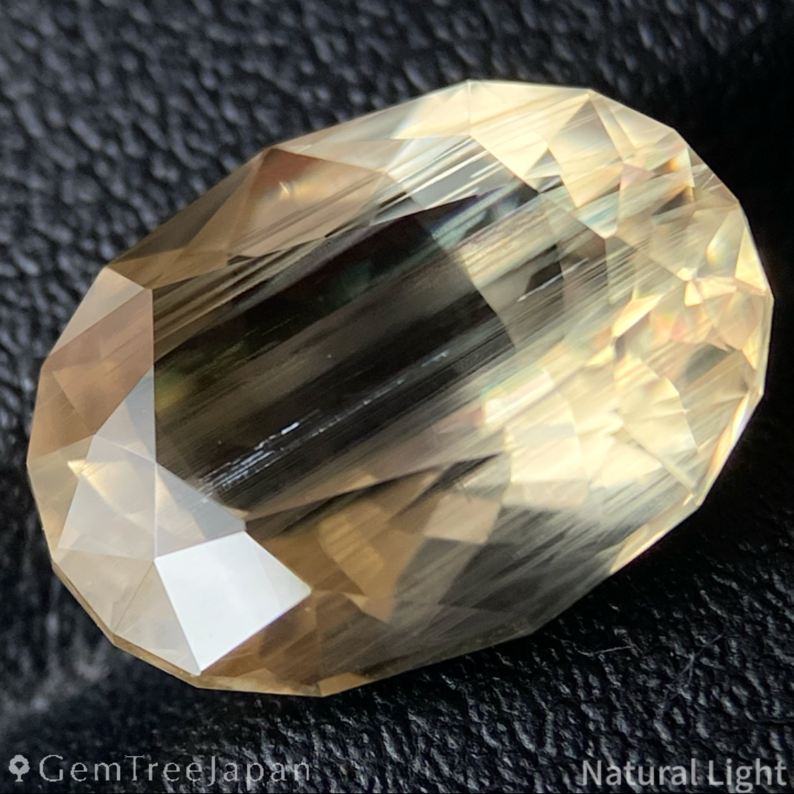 Golden Labradorite 4.88ct / Sri Lanka