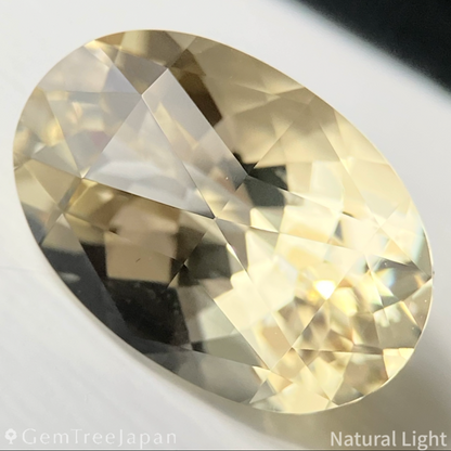 Golden Labradorite 5.021ct / Sri Lanka
