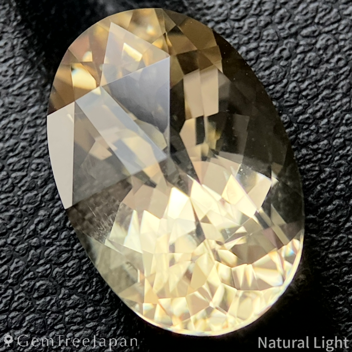 Golden Labradorite 5.021ct / Sri Lanka