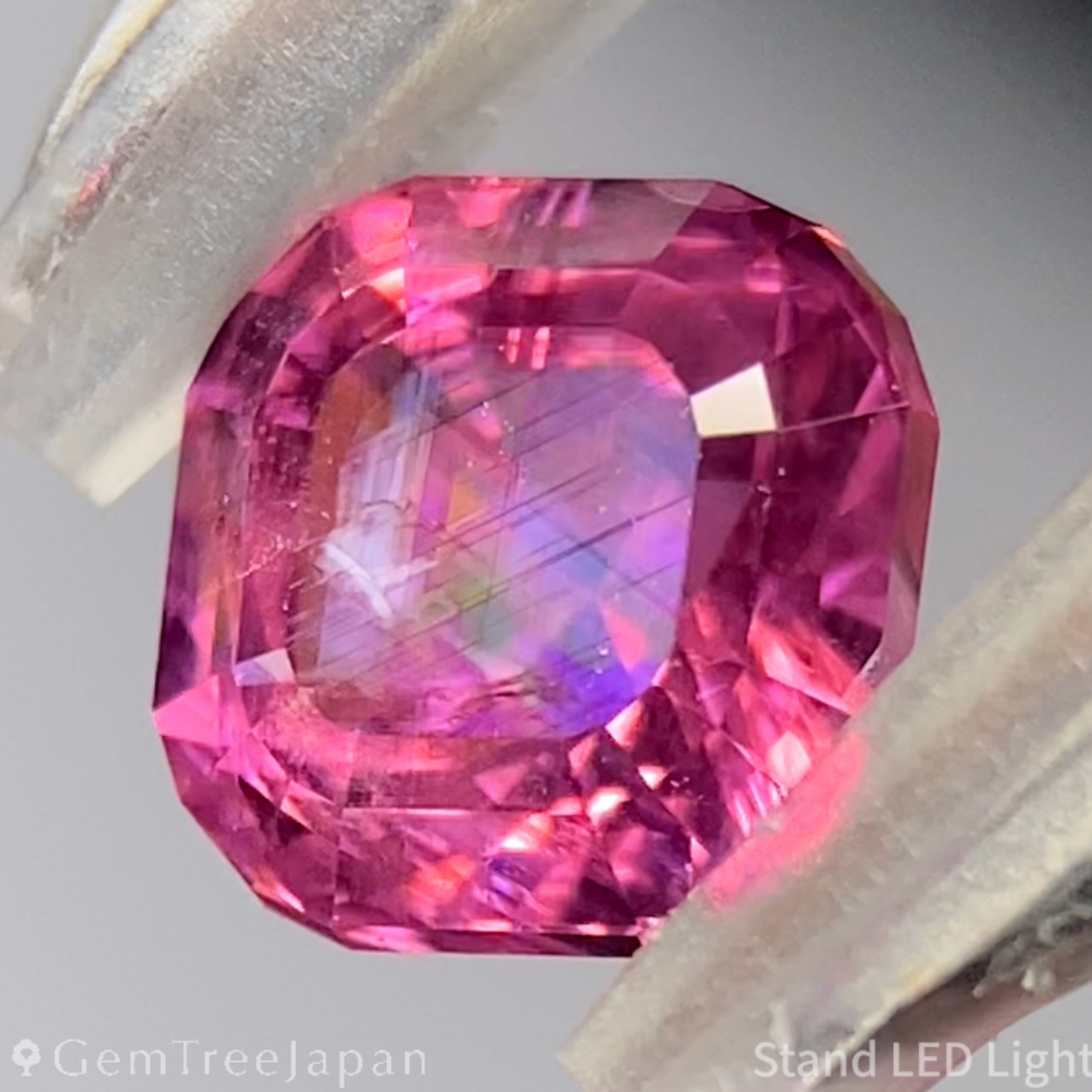 Mahenge Spinel 0.814ct / Tanzania
