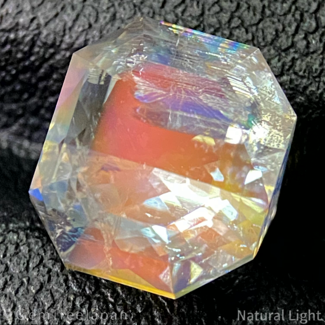 Rainbow Moon Stone 4.850ct / Madagascar