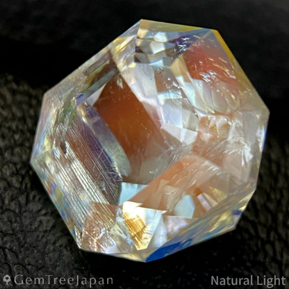 Rainbow Moon Stone 4.850ct / Madagascar