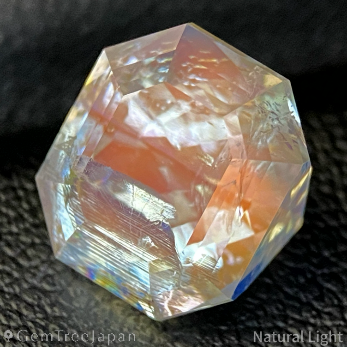 Rainbow Moon Stone 4.850ct / Madagascar