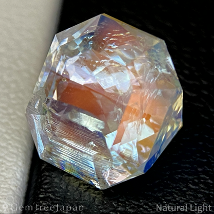 Rainbow Moon Stone 4.850ct / Madagascar
