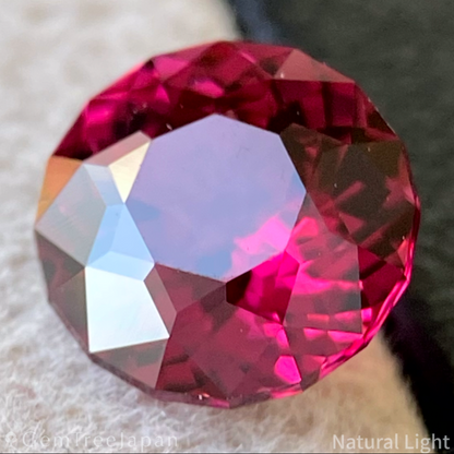 Rhodolite Garnet 1.727ct / Tanzania