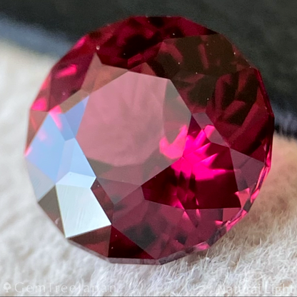 Rhodolite Garnet 1.727ct / Tanzania