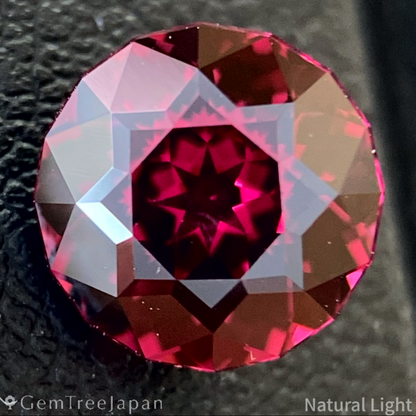 Rhodolite Garnet 1.727ct / Tanzania