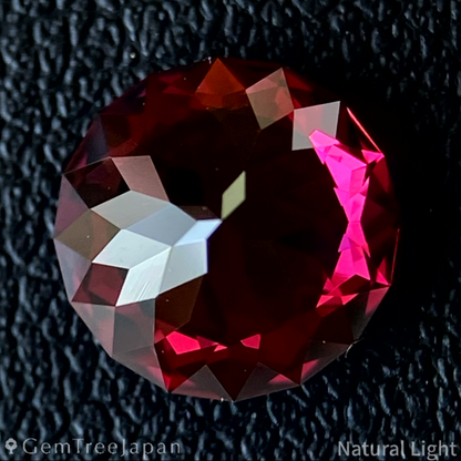 Rhodolite Garnet 1.727ct / Tanzania