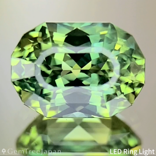 Yellowish Green Sapphire 1.240ct / Nigeria