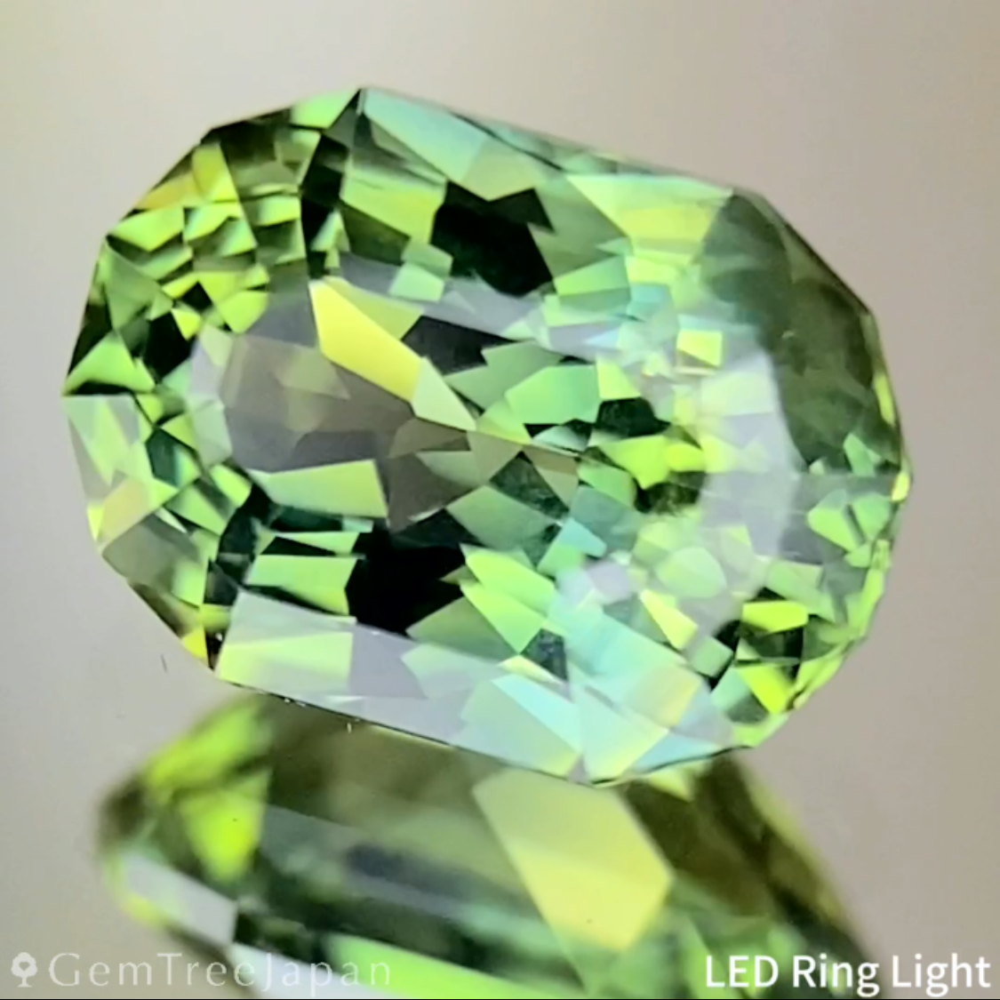 Yellowish Green Sapphire 1.240ct / Nigeria