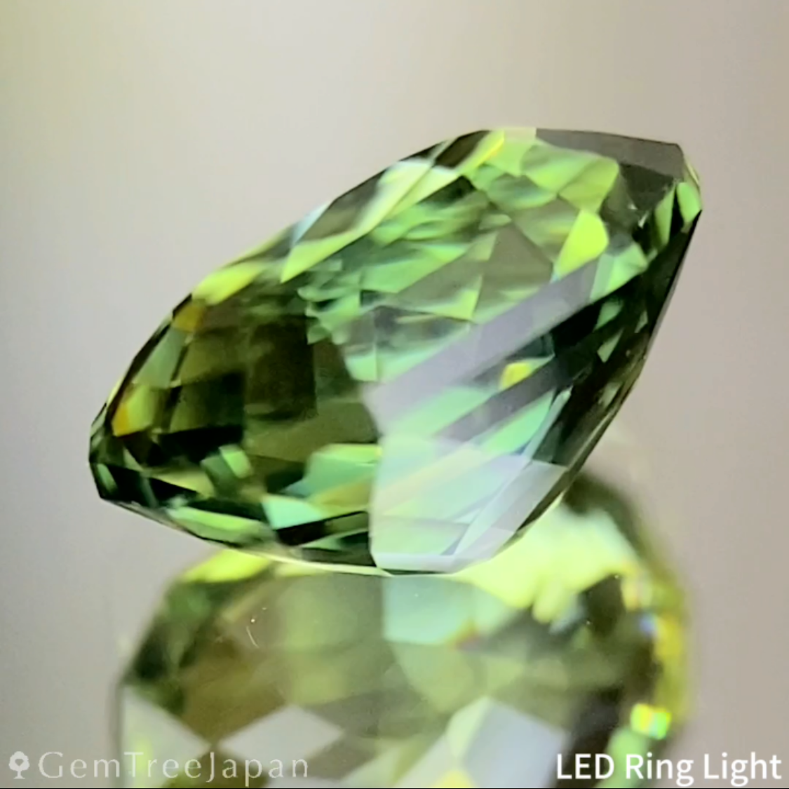 Yellowish Green Sapphire 1.240ct / Nigeria