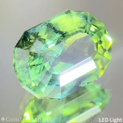 Yellowish Green Sapphire 1.240ct / Nigeria