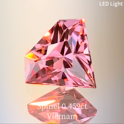 Spinel 0.459ct / Vietnam