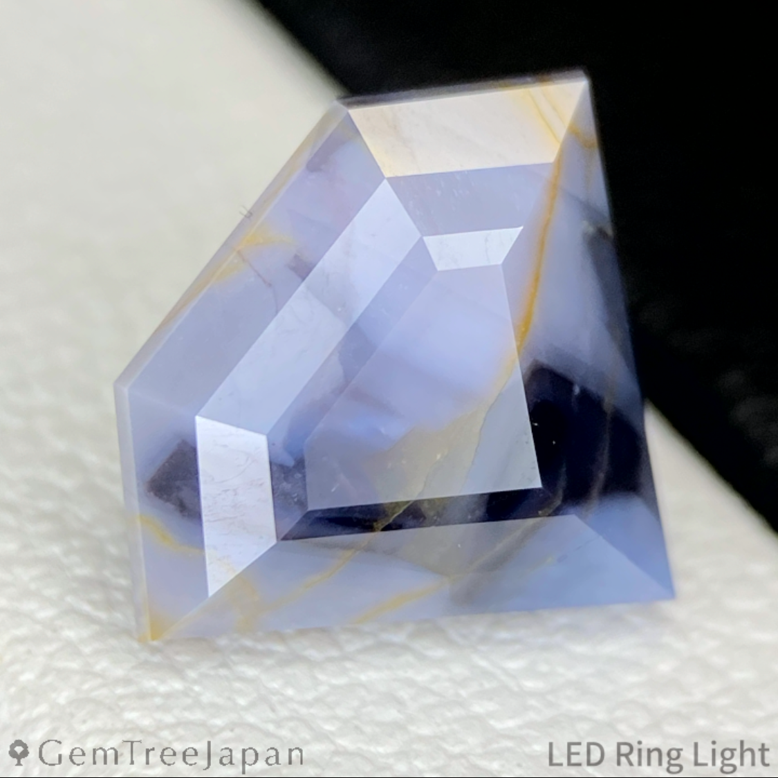 Unheated Parti-Color Sapphire 4.150ct / Vietnam
