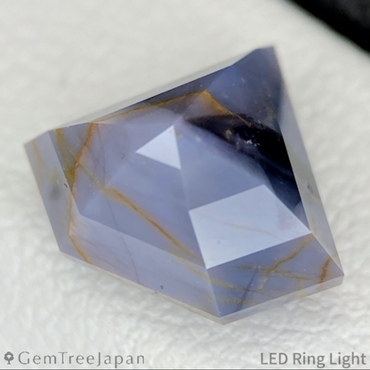 Unheated Parti-Color Sapphire 4.150ct / Vietnam