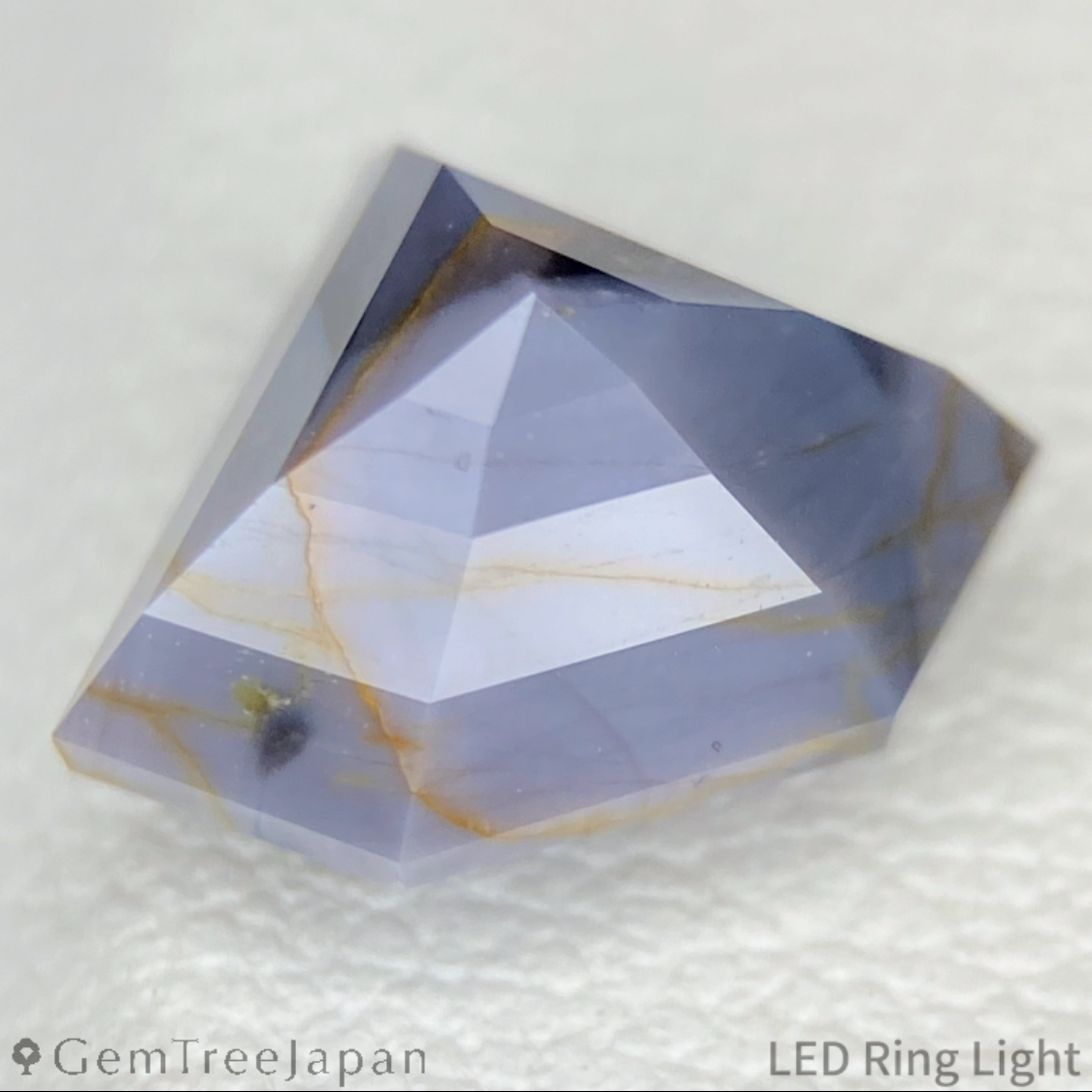 Unheated Parti-Color Sapphire 4.150ct / Vietnam