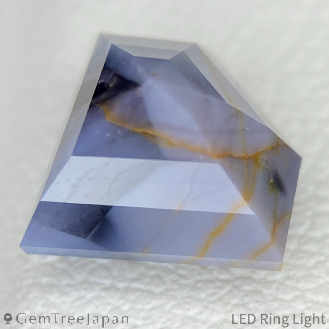Unheated Parti-Color Sapphire 4.150ct / Vietnam