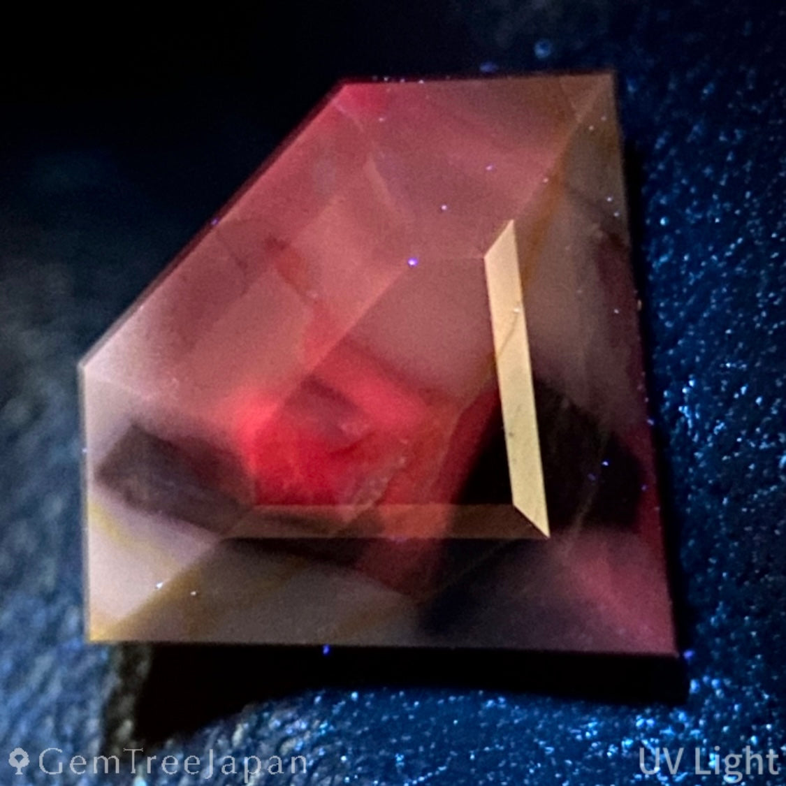 Unheated Parti-Color Sapphire 4.150ct / Vietnam