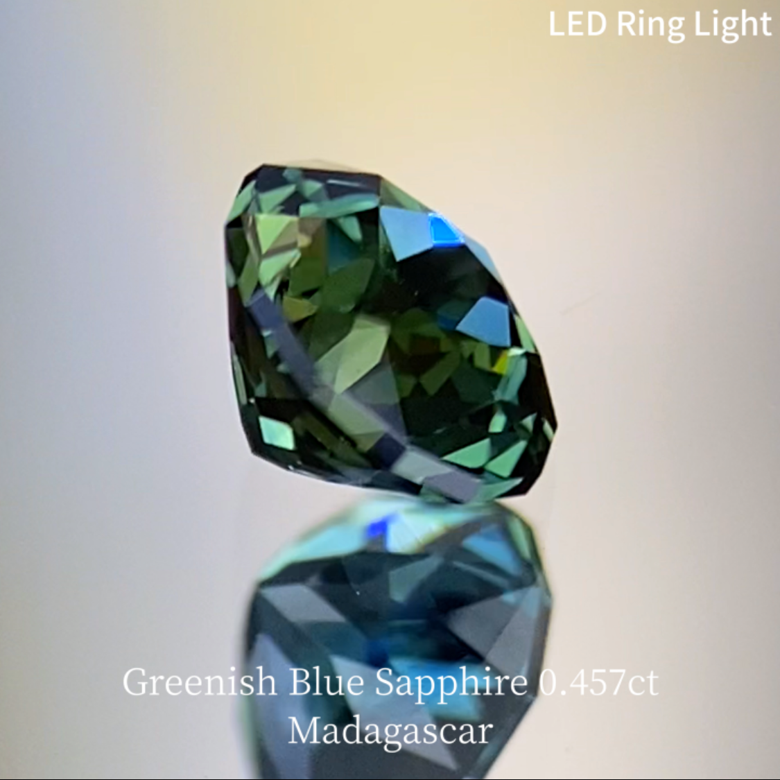 Greenish Blue Sapphire 0.457ct / Madagascar