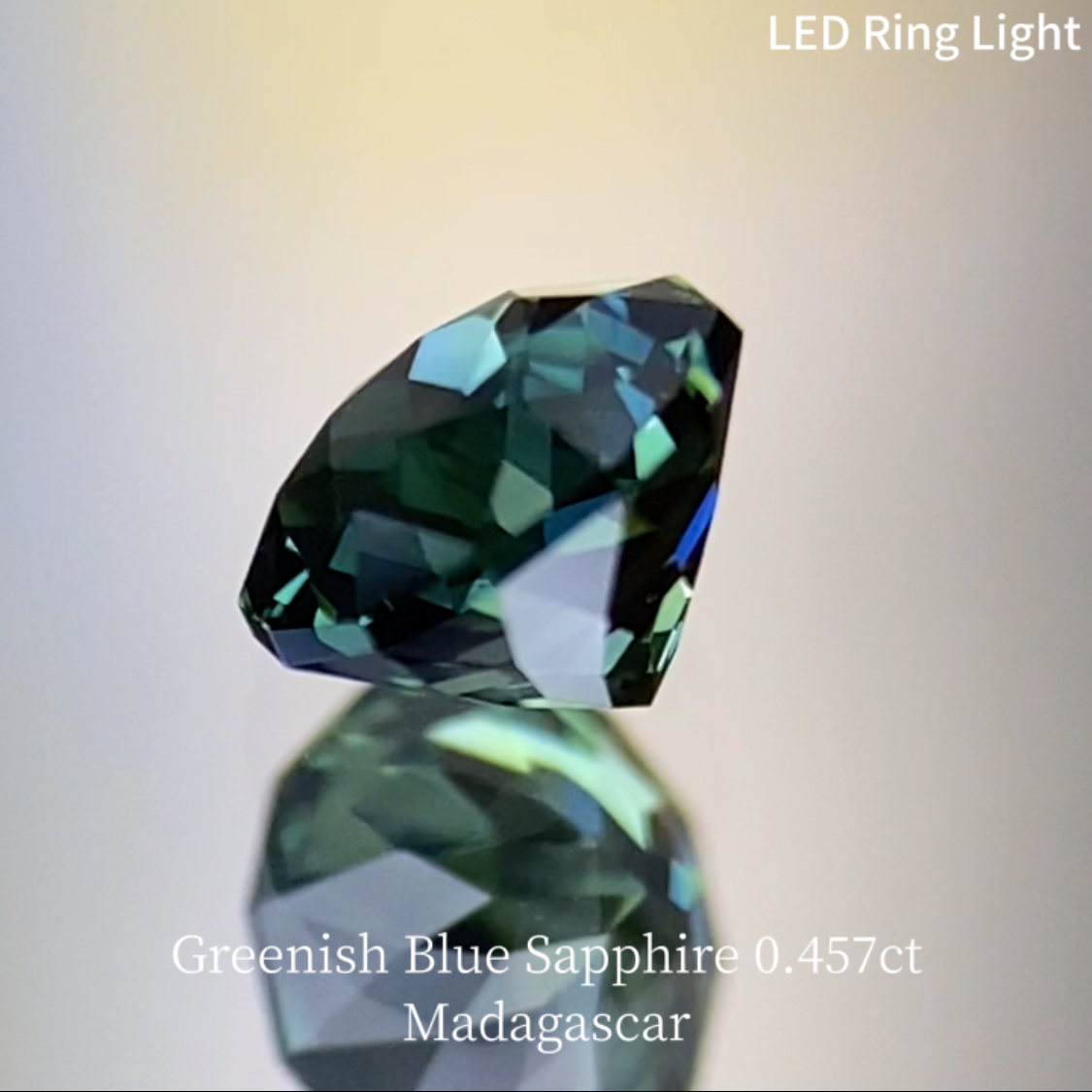 Greenish Blue Sapphire 0.457ct / Madagascar