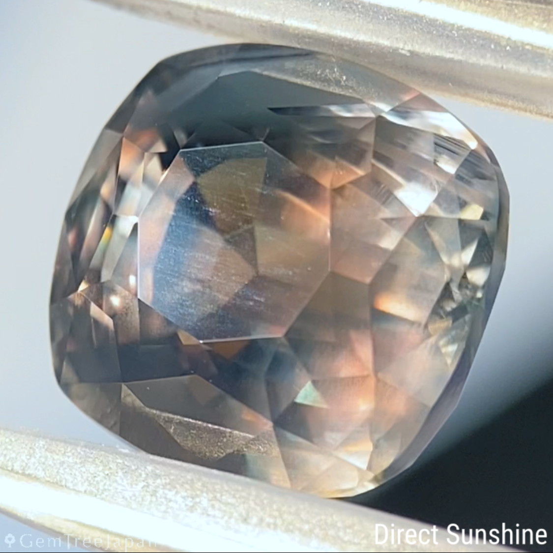 Un-Heat Parti-Color Sapphire 6.533ct / Nigeria