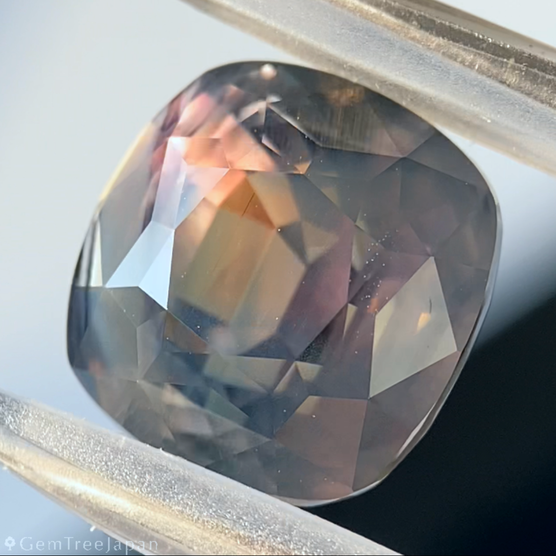 Un-Heat Parti-Color Sapphire 6.533ct / Nigeria