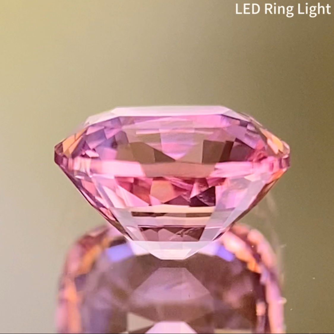 Un-Heat Padparadscha Sapphire 0.903ct / Sri Lanka