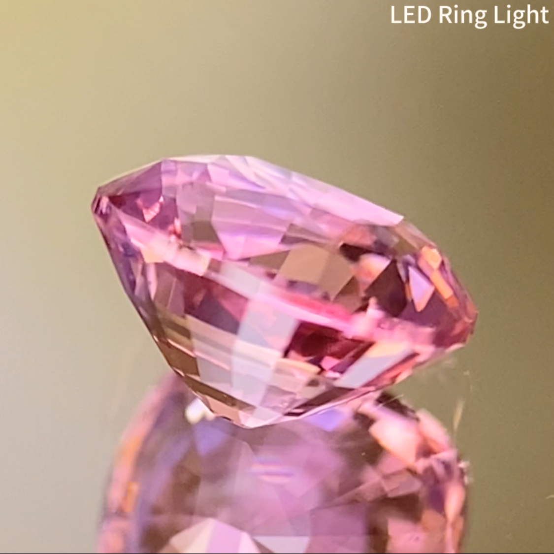 Un-Heat Padparadscha Sapphire 0.903ct / Sri Lanka