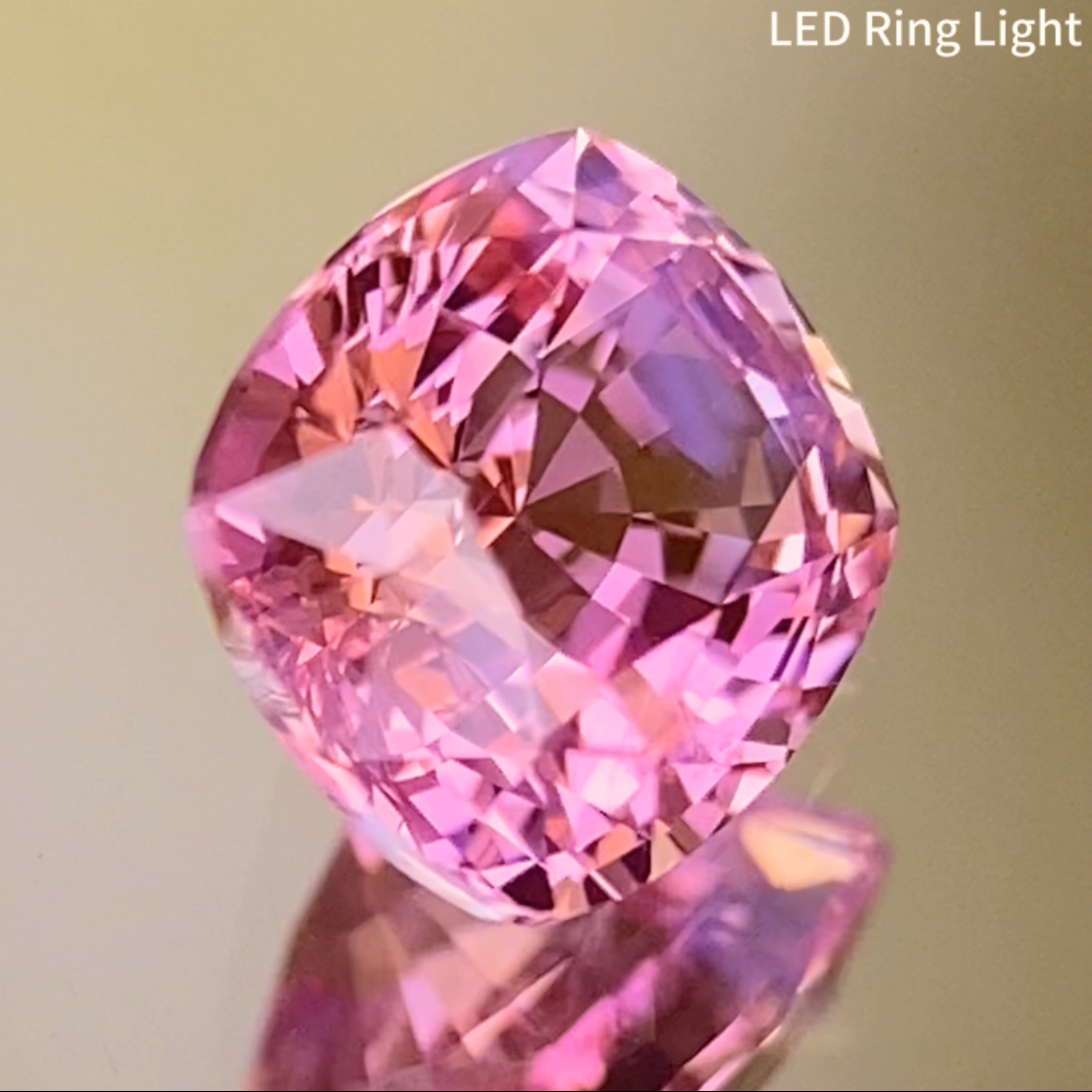 Un-Heat Padparadscha Sapphire 0.903ct / Sri Lanka