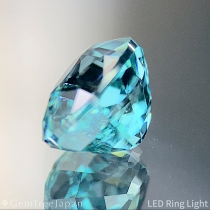 UV Tenebresent Zircon 1.562ct / Cambodia