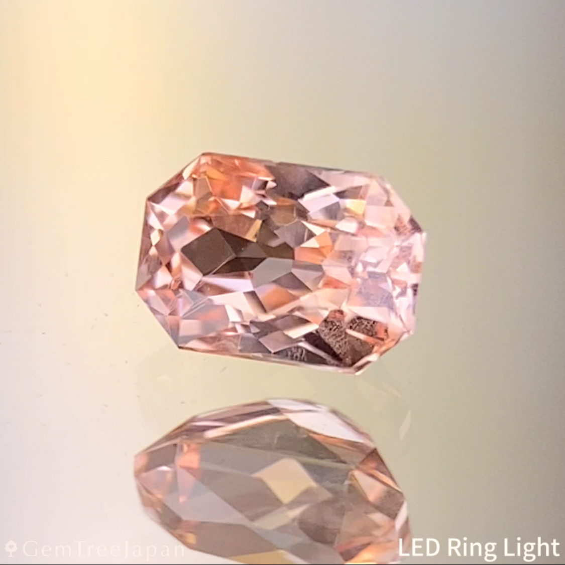 Un-Heat Padparadscha Sapphire 0.324ct / Sri Lanka