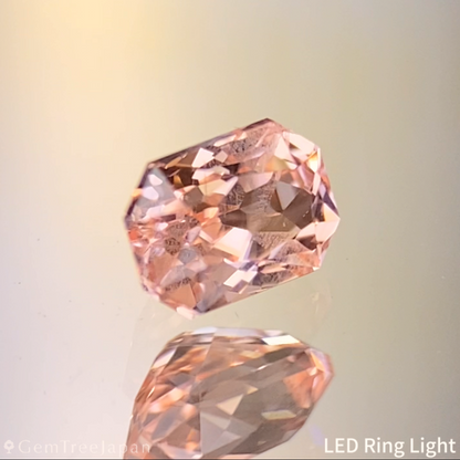 Un-Heat Padparadscha Sapphire 0.324ct / Sri Lanka