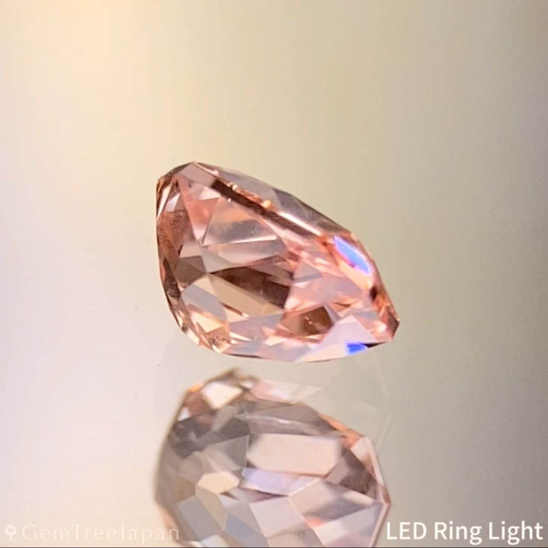 Un-Heat Padparadscha Sapphire 0.324ct / Sri Lanka