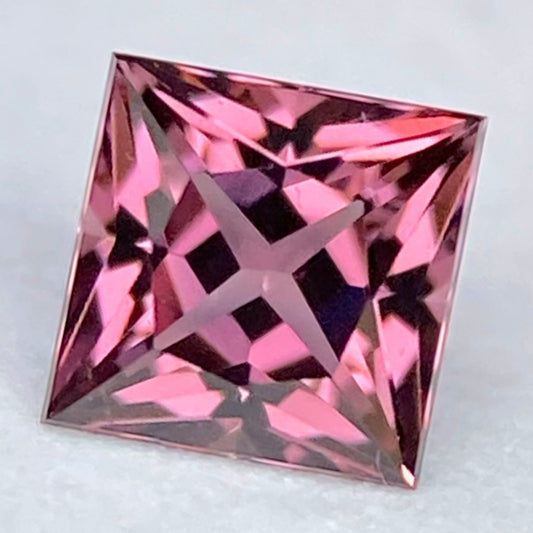 【Present campaign】Spinel 0.22ct / Vietnam