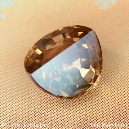 "Golden Lens Eye" Zircon 2.790ct / Tanzania
