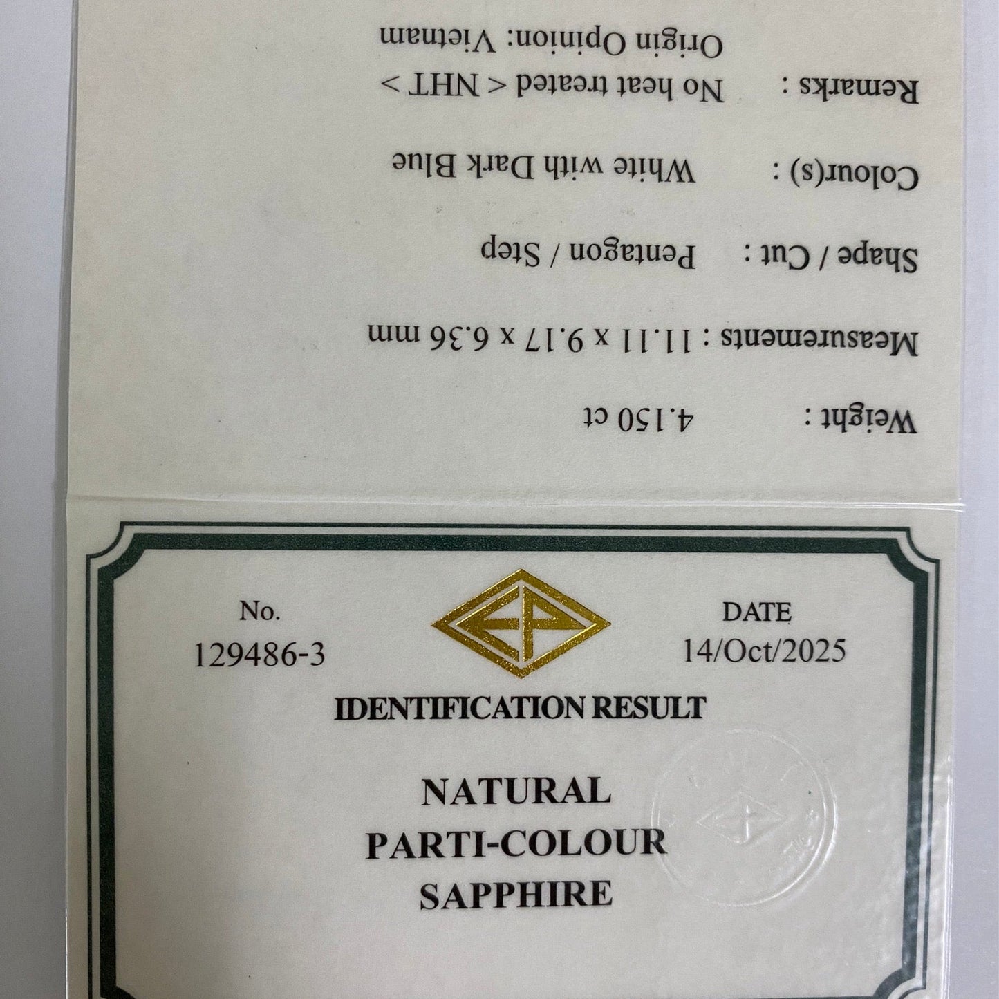 Unheated Parti-Color Sapphire 4.150ct / Vietnam