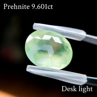 Prehnite 9.601ct / Australia / Full Cube