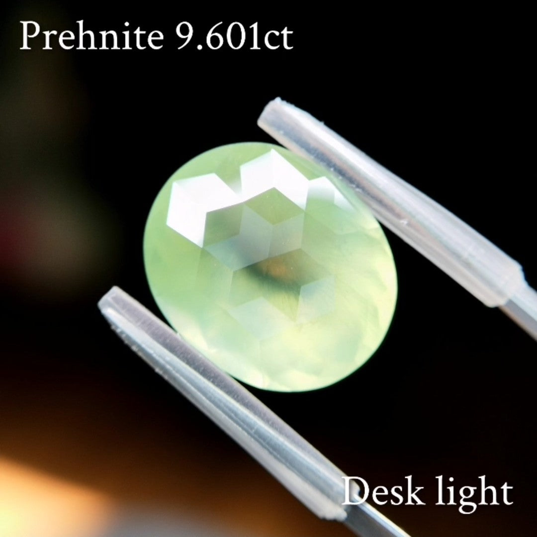 Prehnite 9.601ct / Australia / Full Cube