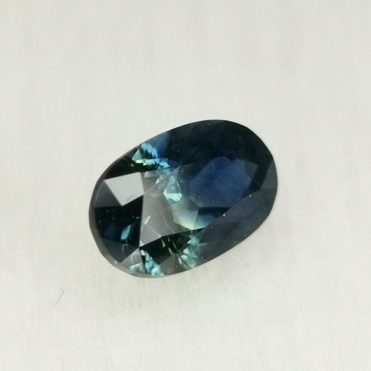 【Trial】Greenish Blue Sapphire 0.271ct / Vietnam
