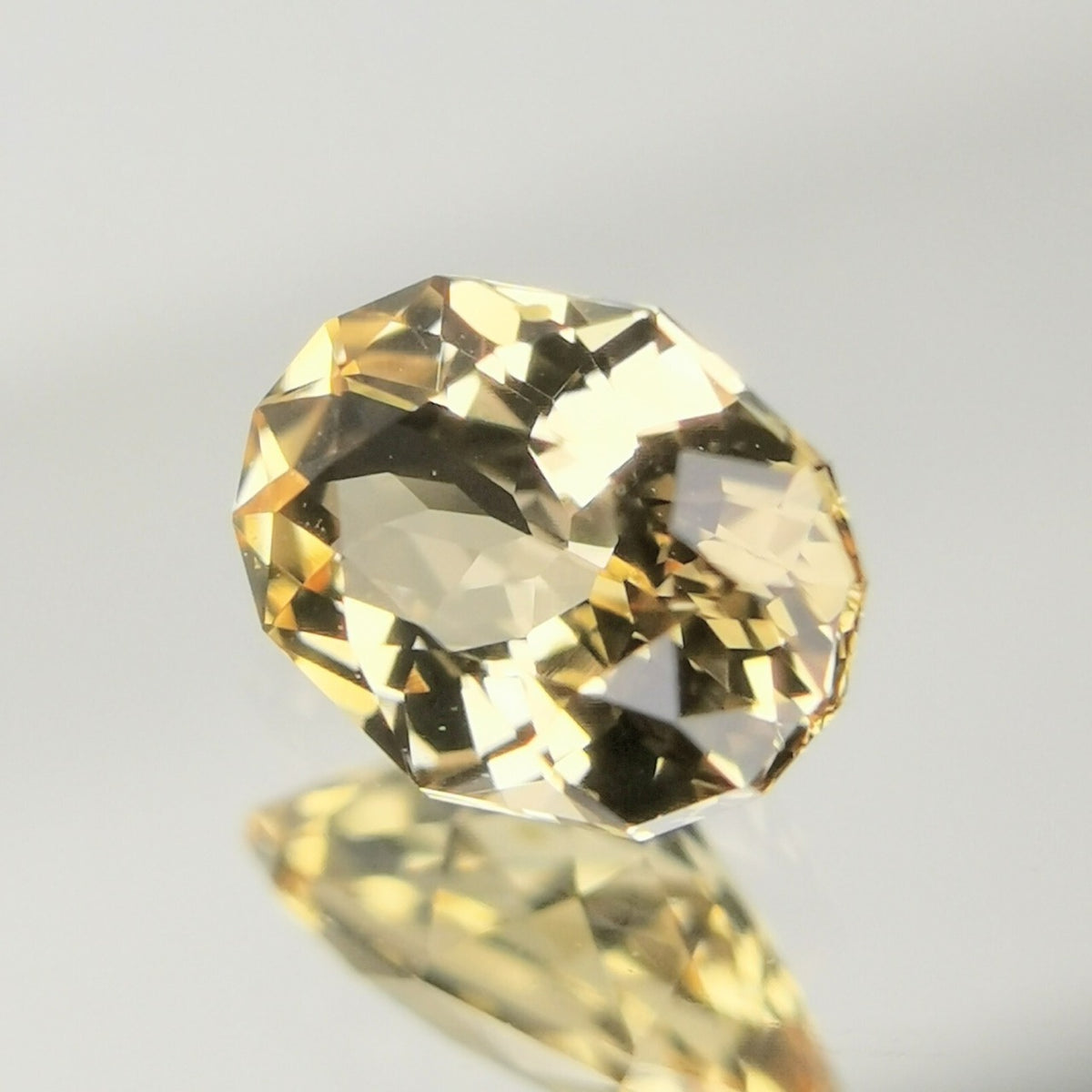 【Trial】Imperial Topaz 0.46ct / Brazil