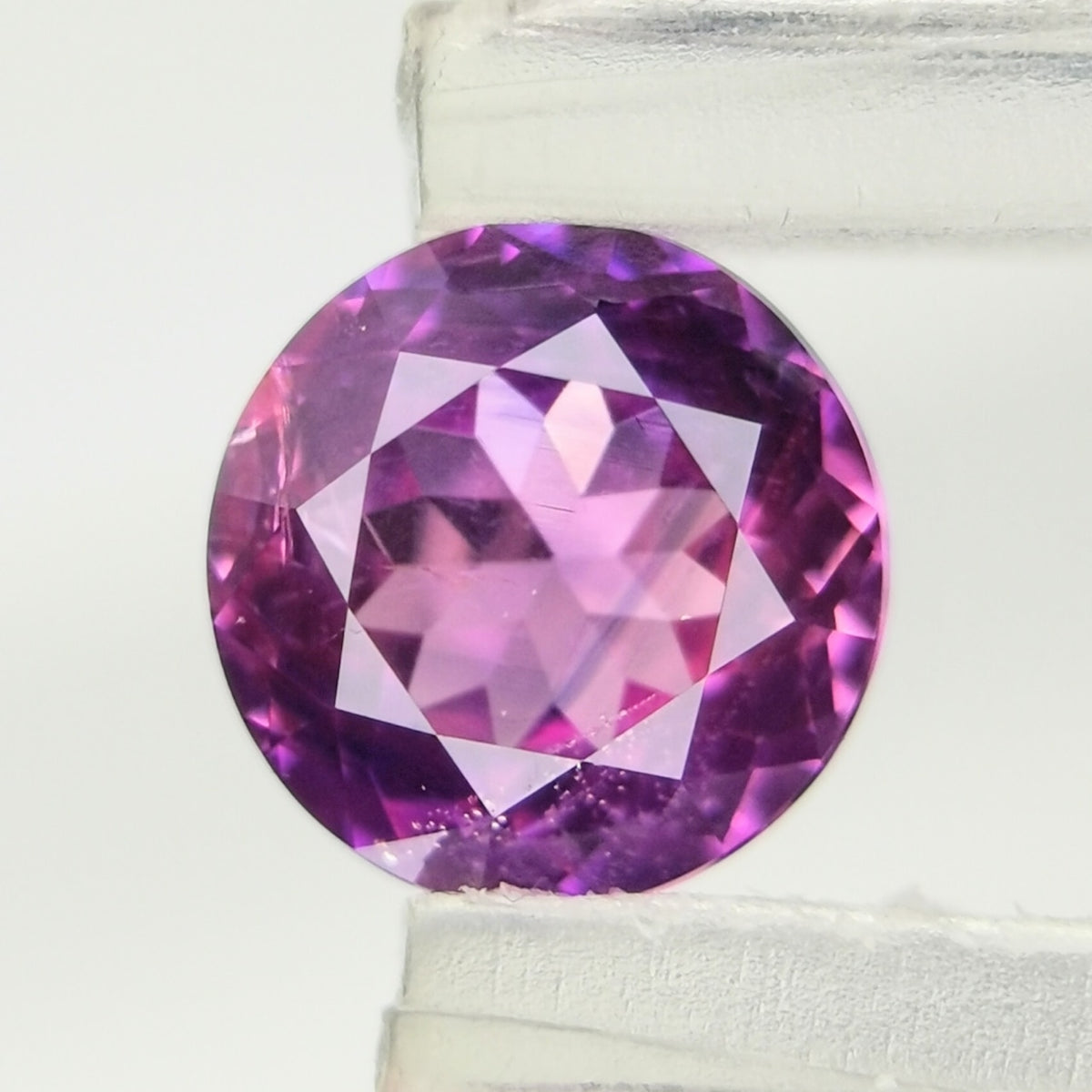 【Trial】“Purple Pink” Un-Heat Sapphire 0.392ct / Vietnam