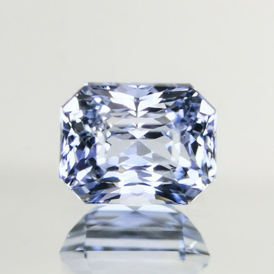 Pale Blue Sapphire 0.760ct / Sri Lanka